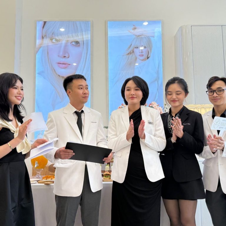 Khai Trương Phòng Khám Halo Amy